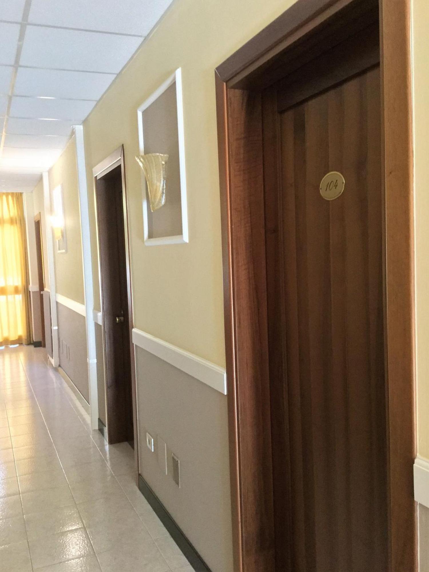Hotel Marco Polo Self Check-In — Photos 1