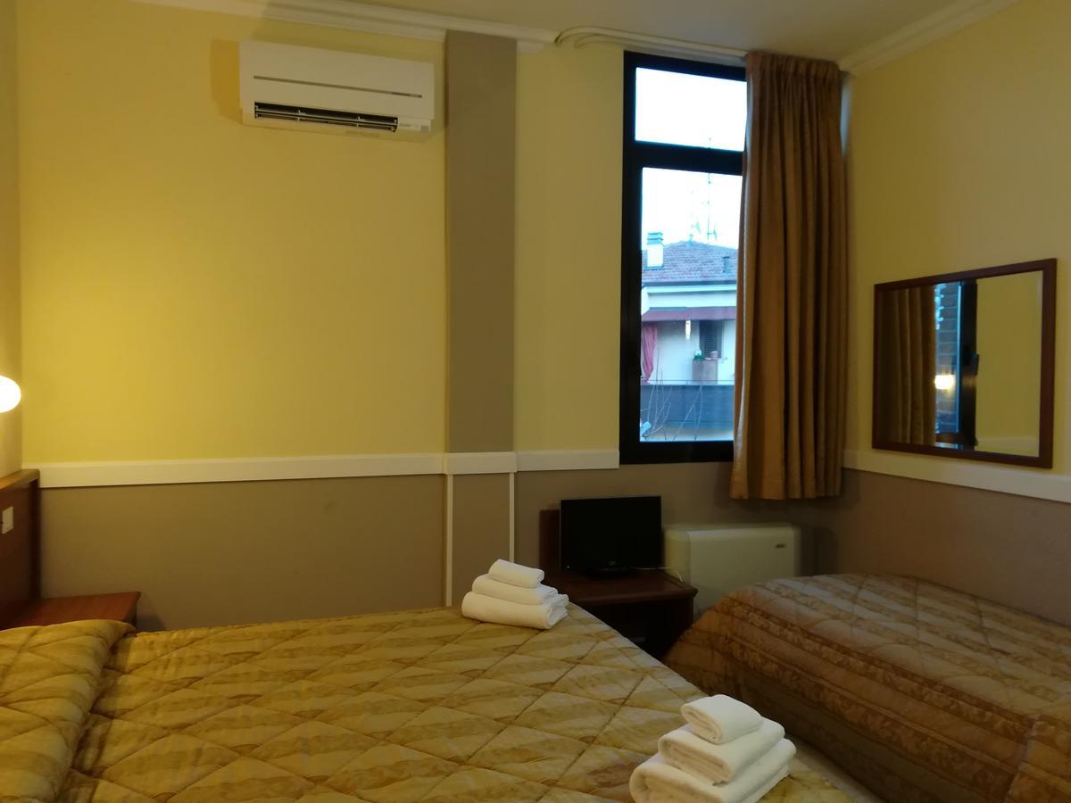 Hotel Marco Polo Self Check-In — Photos 2